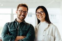 Mann und Frau im Büro