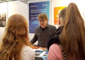 Die Hochschule Bremen am Gemeinschaftsstand des MCN bei der Messe Einstieg