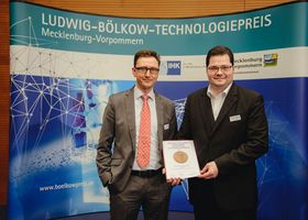 JAKOTA Cruise Systems | FleetMon erhielt den Ludwig Bölkow Sonderpreis für Digitalisierung