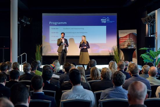 Joshua Wygand (HANSA) und Jessica Wegener (MCN)