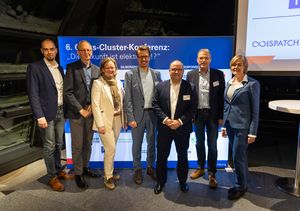 Die Veranstalter:innen der Cross-Cluster Konferenz mit Staatsrat Dr. Christoph Schwieger – © Jan Brandes