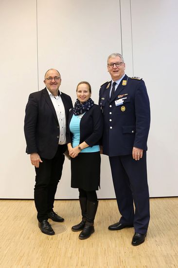 V. l.: Peter Moller (MCN), Dr. Sabine Schulz (IHK zu Kiel) und Oberst Michael Skamel (Landeskommando Schleswig-Holstein)