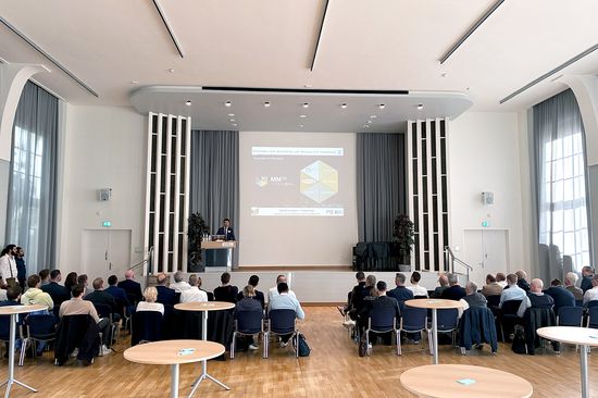 Prof. Dr.-Ing. Shahram Sheikhi (HAW Hamburg) führte als Moderator durch das Programm