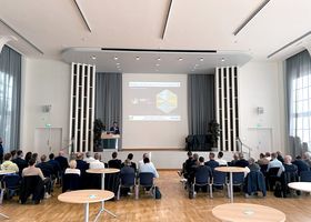 Prof. Dr.-Ing. Shahram Sheikhi (HAW Hamburg) führte als Moderator durch das Programm