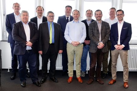 The Advisory Board with MCN Chairman Dominik Eisenbeis (f.l.t.r.): Frank Lewandowski (Kraeft GmbH Systemtechnik), Dr. Lüder Hogrefe (Raytheon Anschütz, North East Consulting), Dr. Lars Greitsch (MMG), Prof. Dr. Eberhard Sauter (AWI), Dr. Ivor Nissen, Caspar Spreter von Kreudenstein (WINDEA Offshore), Wolfgang Hintzsche (VDR), Prof. Dr.-Ing. Axel Hahn (OFFIS), Thomas Bjørn Larsen (Skuld Germany), Dominik Eisenbeis (MCN) – Image Rights: MCN e. V.