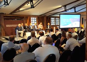 Podiumsdiskussion Cyber Security an Bord