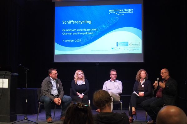 Podiumsdiskussion bei der Schiffsrecycling-Veranstaltung
