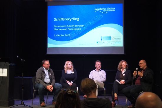 Podiumsdiskussion bei der Schiffsrecycling-Veranstaltung