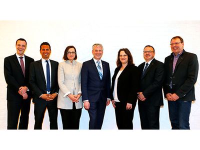 The Executive Board of MCN e. V. (from left to right:) Frank Nicolai (Treasurer, Hamburg), Stephan Piworus (Assessor, Hamburg), Ingelore Hering (former Assessor, Niedersächsisches Ministerium für Wirtschaft, Arbeit und Verkehr), Prof. Dr. Holger Watter (First Chairman, Fachhochschule Flensburg), Dr. Janou Hennig (Assessor, Hamburg Schiffbau-Versuchsanstalt GmbH), Heiko Landahl-Gette (Second Chairman, German Naval Yards Holdings, Rendsburg) and Axel Weihe (Assessor, Weihe GmbH, Altenholz). Photo: MCN/Public Address