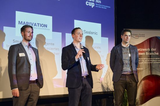 Marvin Barthmann und Jan Mentjes (Marivation), bei der Preisverleihung des MCN Cup 2025